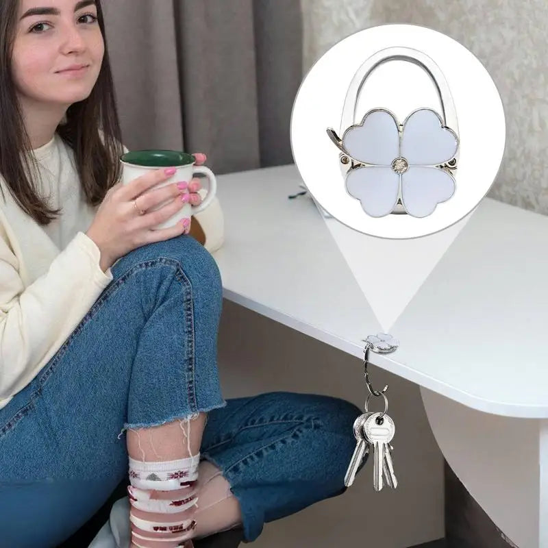 Purse Table Hanger Four Clover Designed Purse Clips Womens Storage Accessories Hand Bag Organizers Aesthetic Foldable bag hook